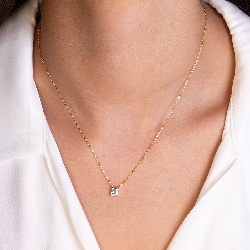 Title: The Perfect Tie Brand Necklace to Accessorize Your Summer Outfits