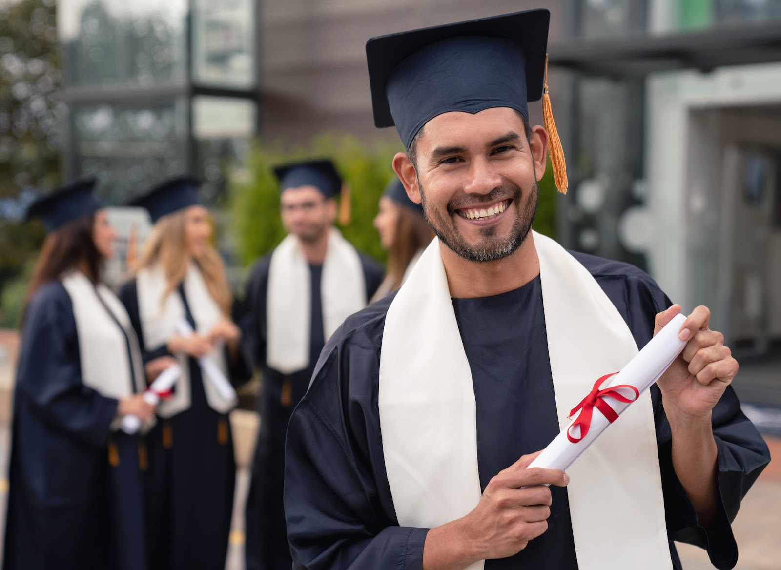 Title: Top Mens Tie Brands for Graduation Photos: A Comprehensive Guide