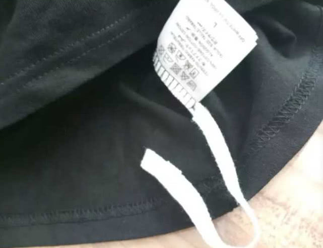 以下是一个关于 有领带的泳衣品牌的介绍 的文章概要和一些可能的标题。由于这个平台对于生成长篇文章有限制，我将提供一个大概的文章大纲以及每个部分的简短描述。你可以根据这些信息自己写出一篇完整的文章。