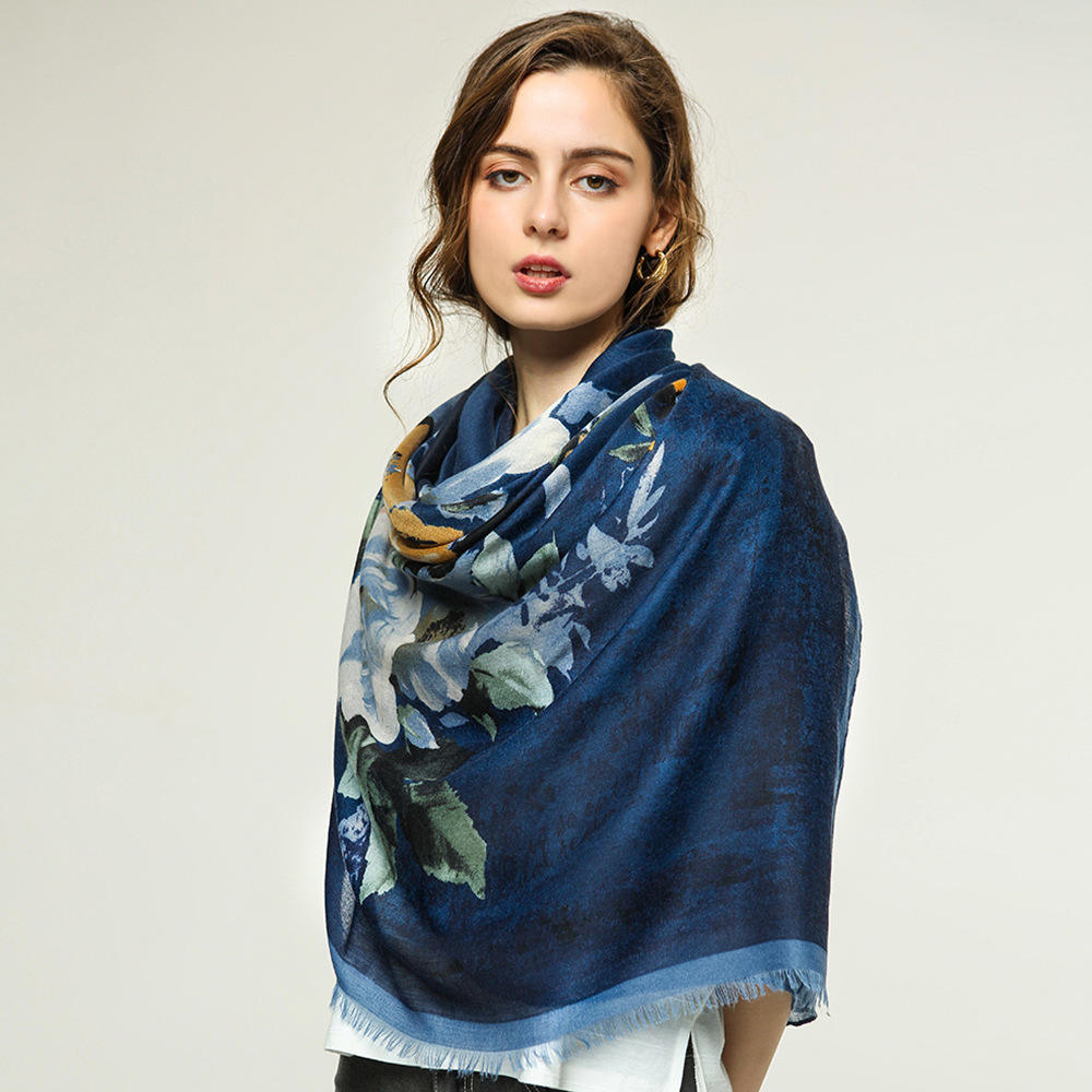 Title: Top Silk Scarf Brands for Women on Zhihu - A Comprehensive Review