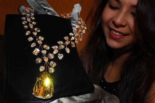 Title: Jewelry-Inspired Tie Lady Fashion