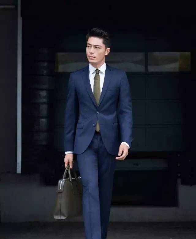 RENECHAGAL领带，诠释优雅与品质