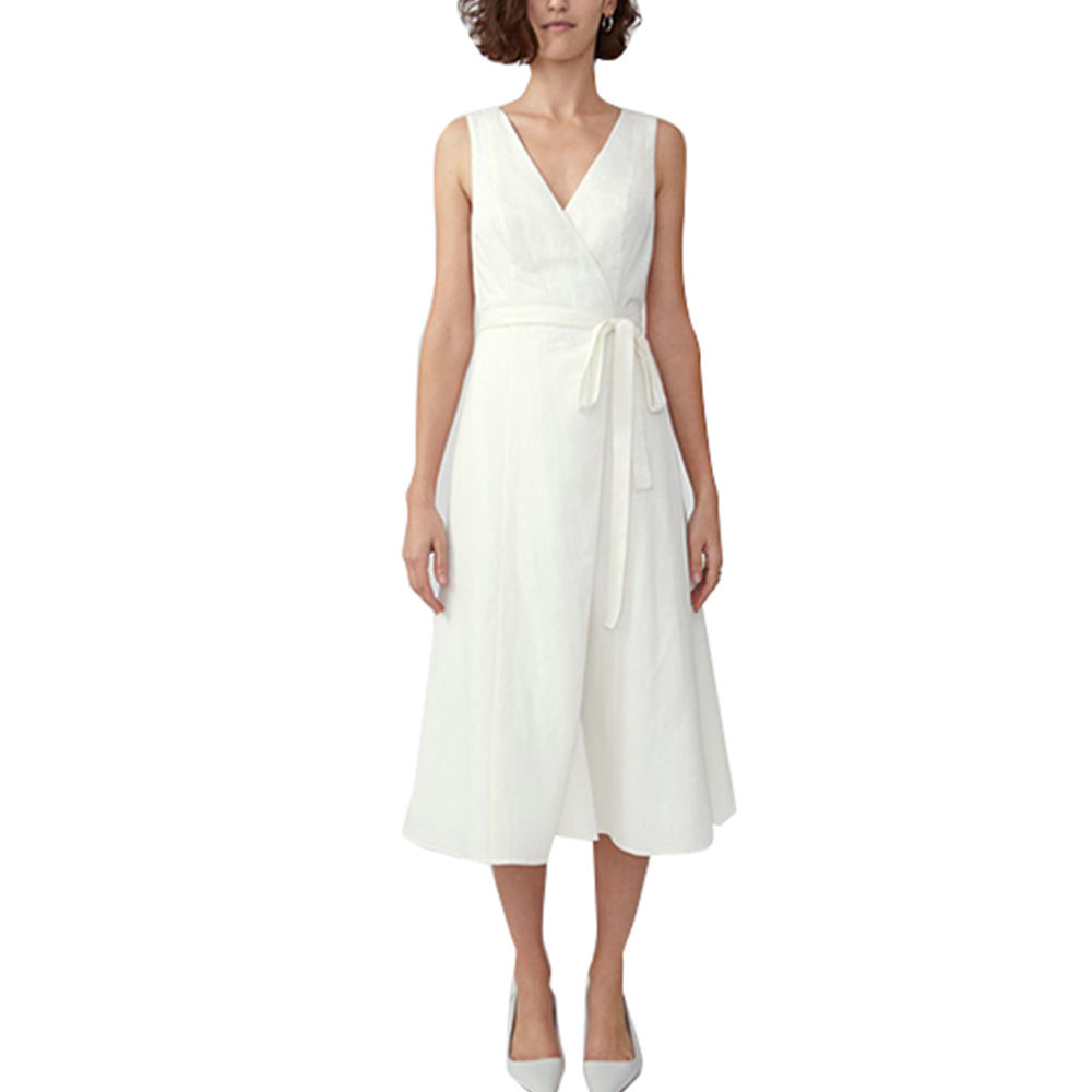 WHITE DRESS AND TIE BRAND: A CLASSIC COMBINATION