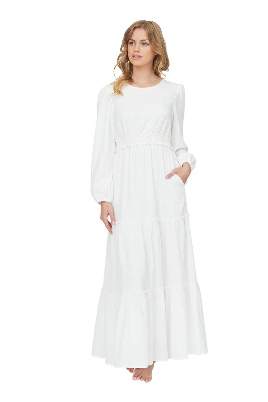 WHITE DRESS AND TIE BRAND: A CLASSIC COMBINATION