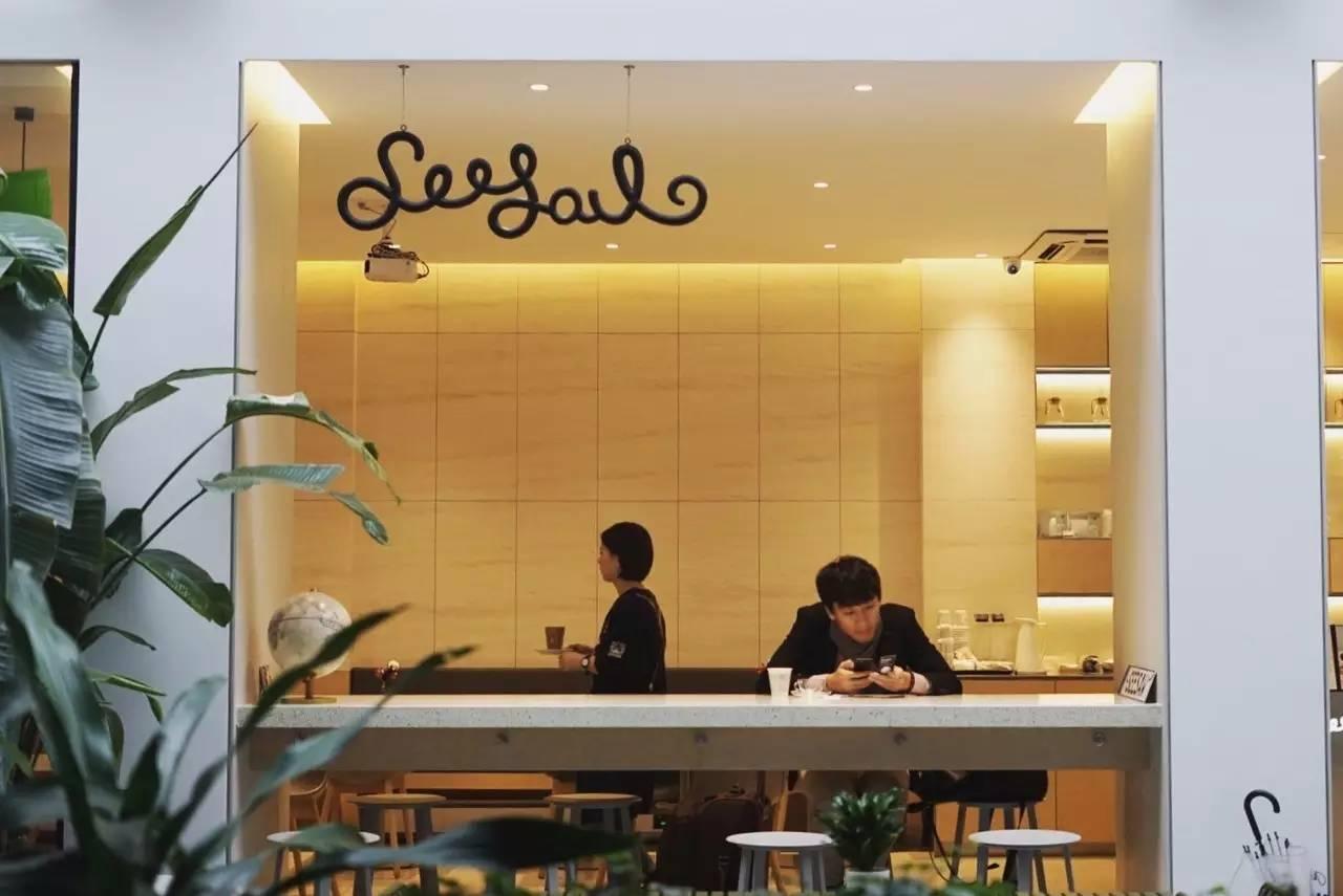 Title: The rise of the affordable luxury领带大牌平价品牌
