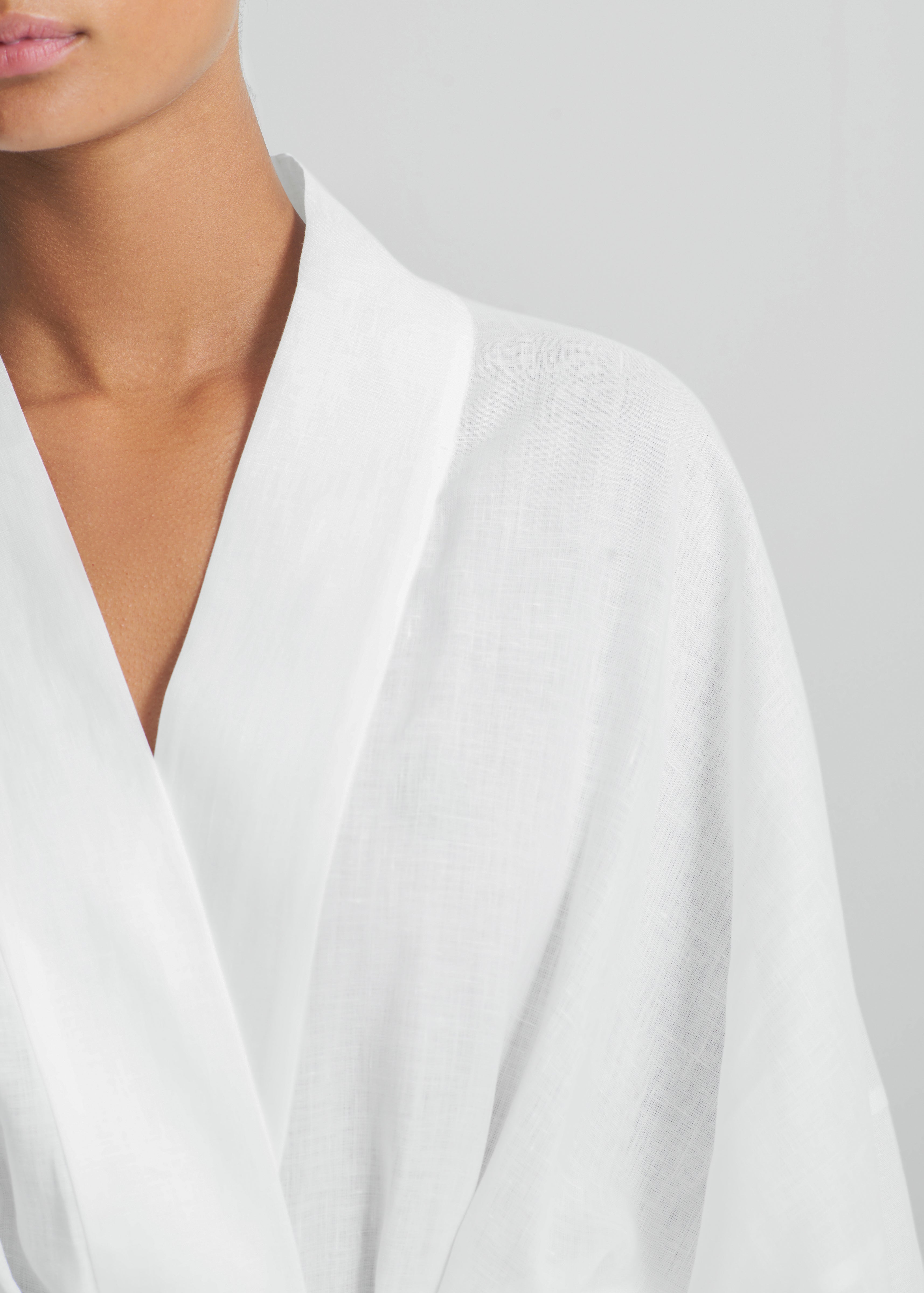 Title: The Essence of Class: A White Sanganeh Silk Tie for Gentlemen