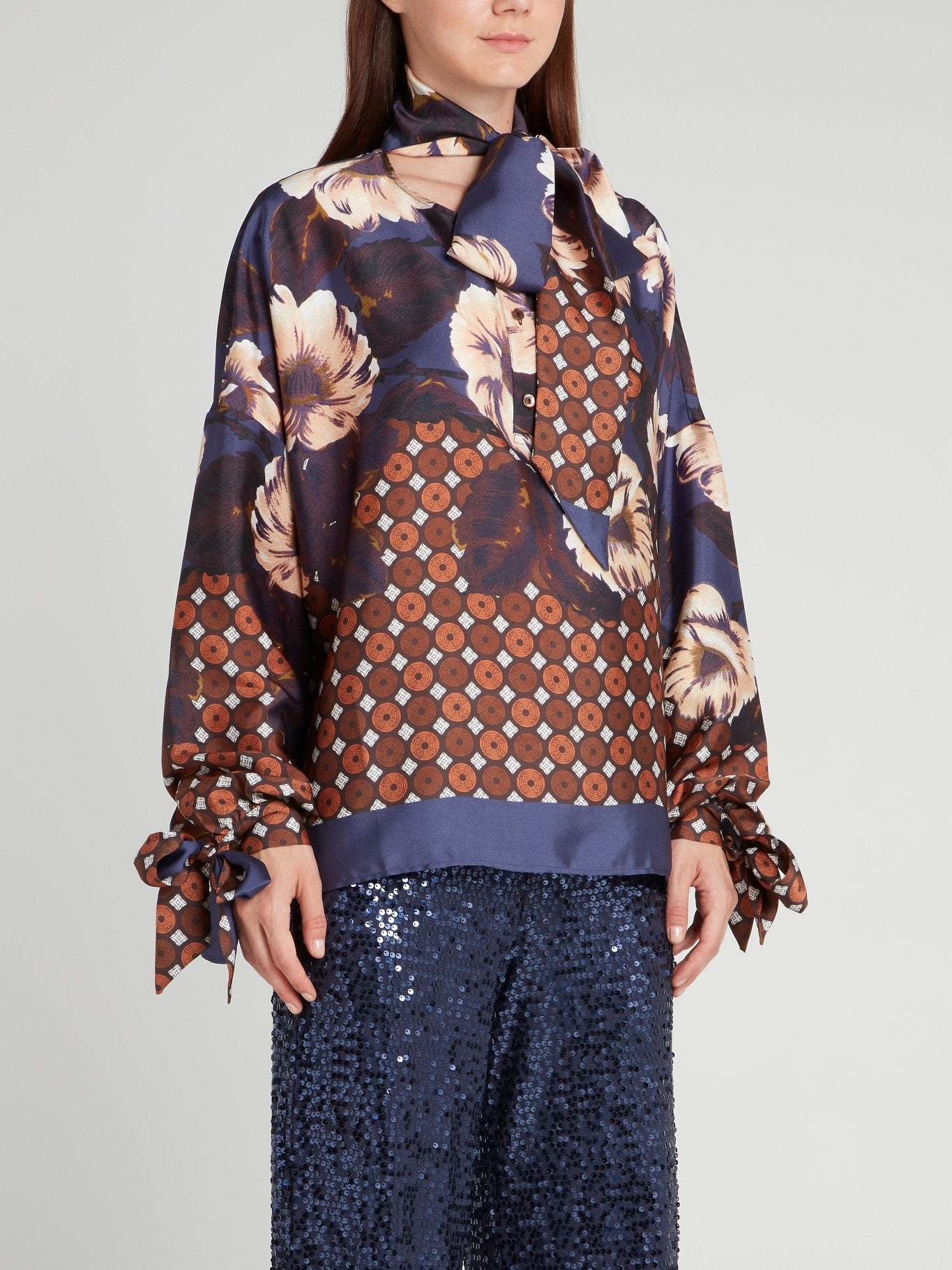 Title: The Art of Tie Patterns Combined with Blouses: A Fashionable and Sophisticated Outfit