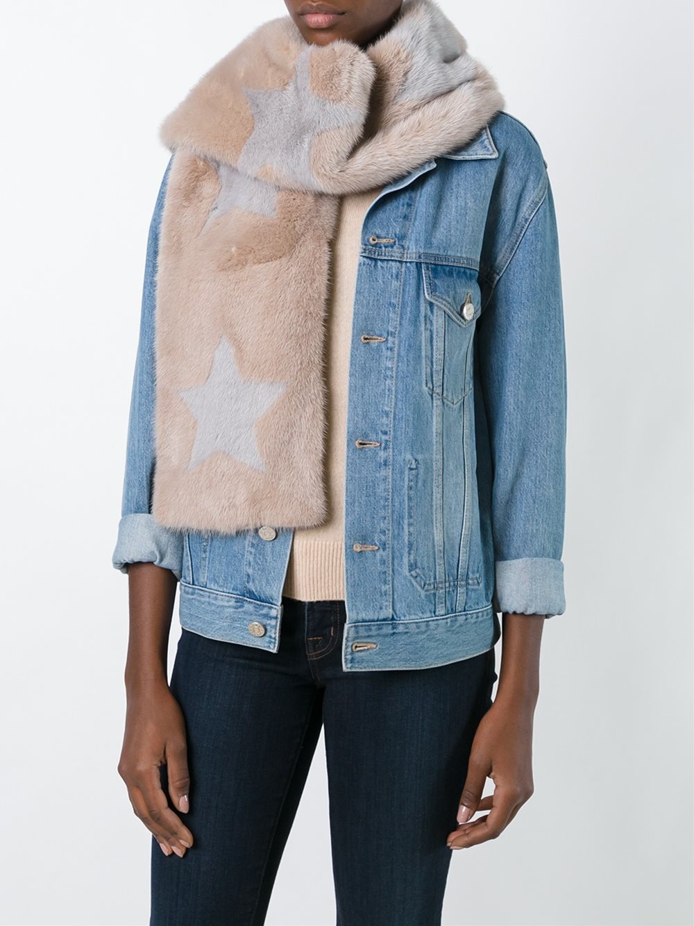 Title: Star-Spangled Scarfs: The Art of Combining Style and Tradition