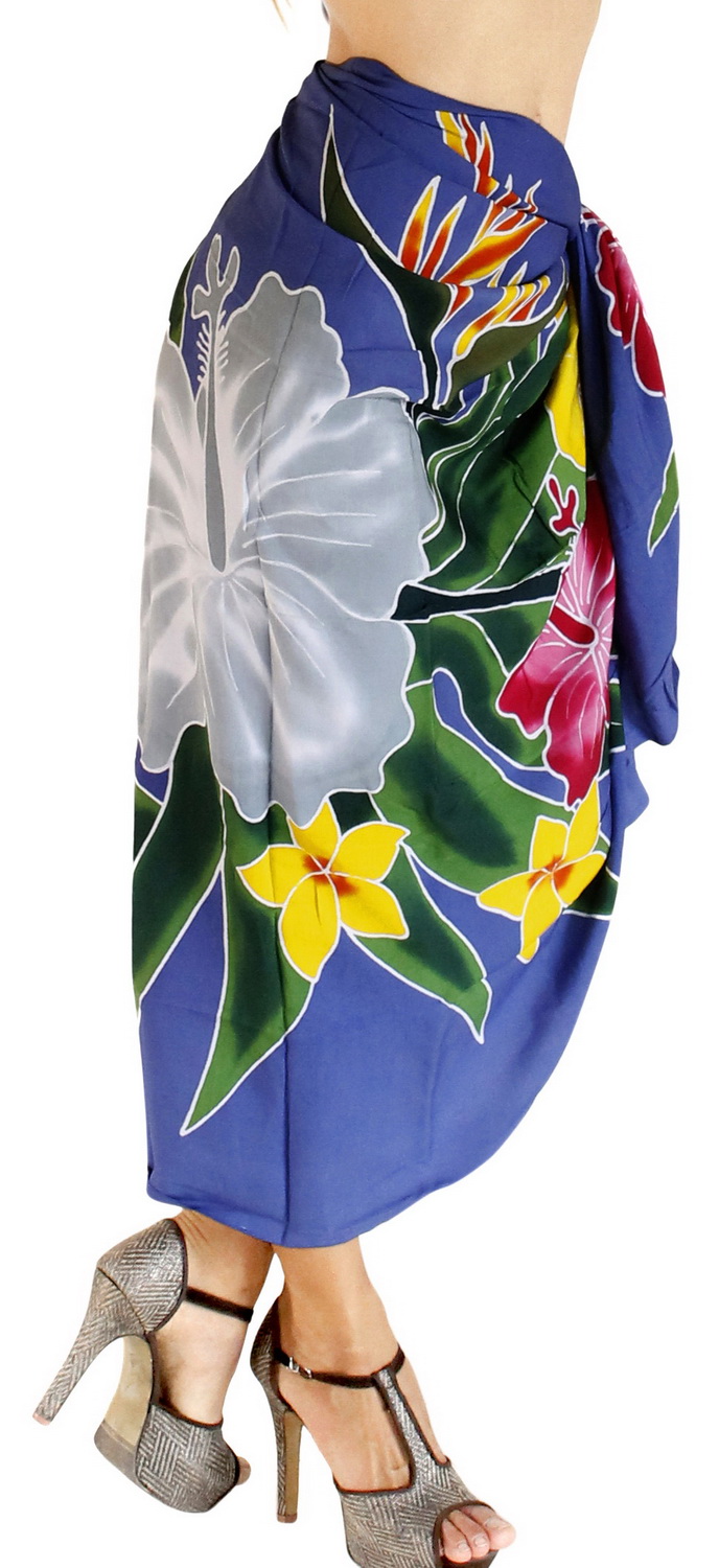 Title: The womens wear brand with a tie-up T-shirt