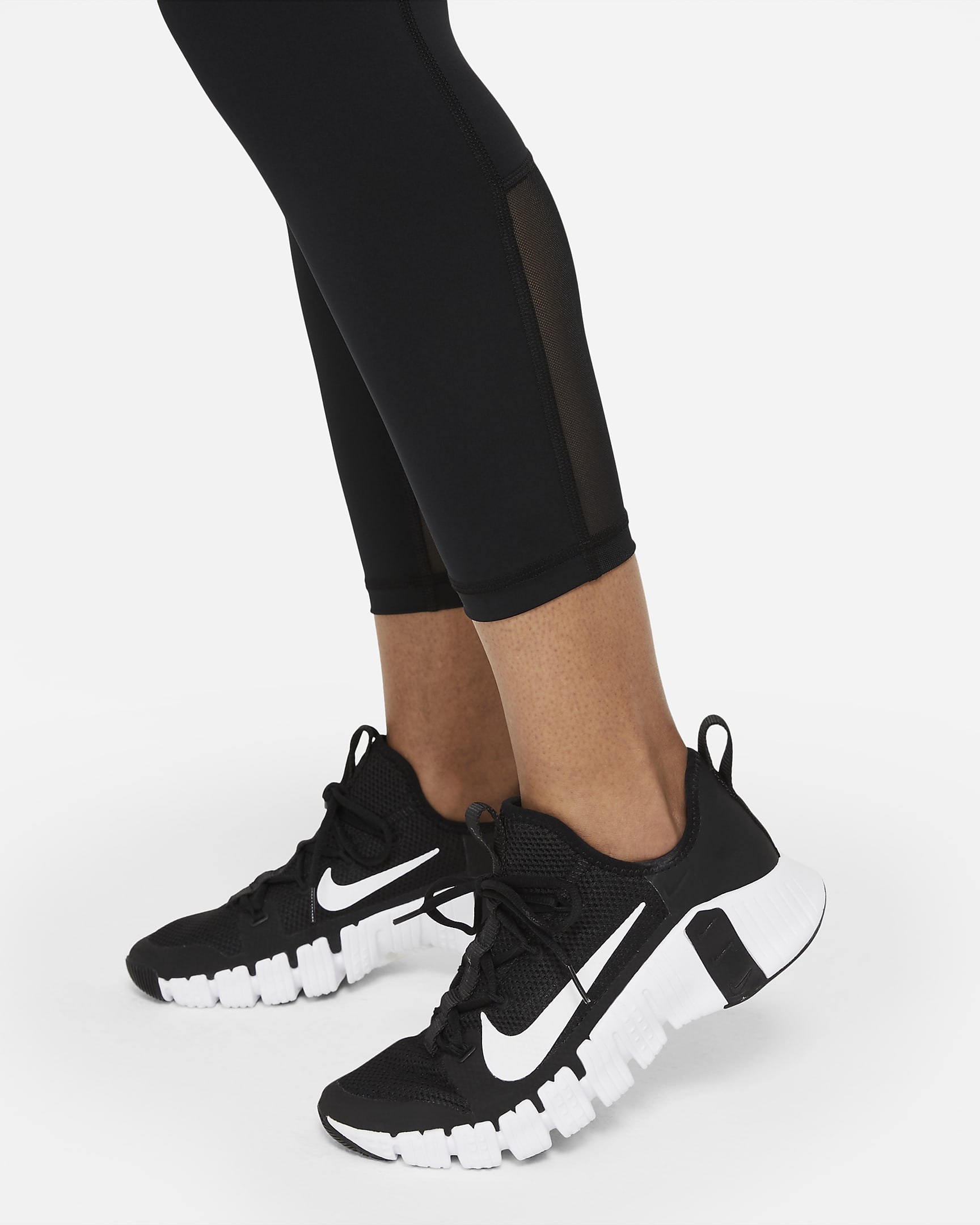 Title: The Phenomenon of Nike Tie Shoes: A New Era in Fashion and Style