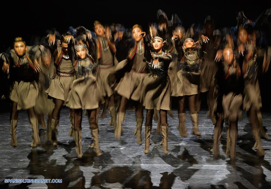 Title: The Art of Tie Dance: A Glimpse into the Fascinating World of Tie Dance Photography