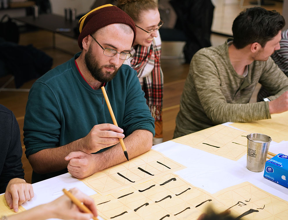 Mastering the Art of Creating Handsome Ties: A Comprehensive Guide to Making Ties in Hangzhou