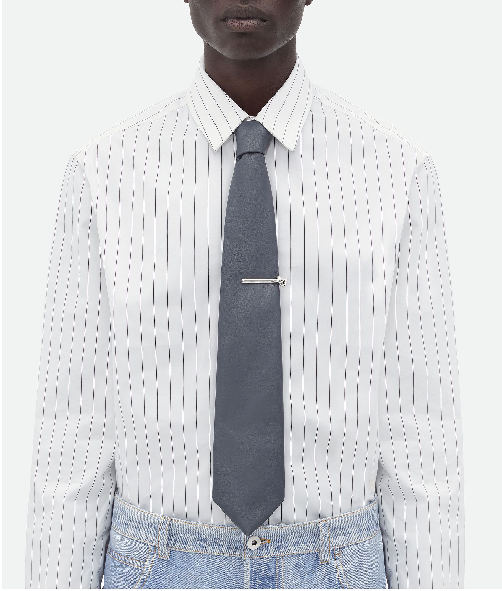 Title: The Art of Mens Tie Knotting: A Guide to Mastering the Perfect男士斜领带 Tie