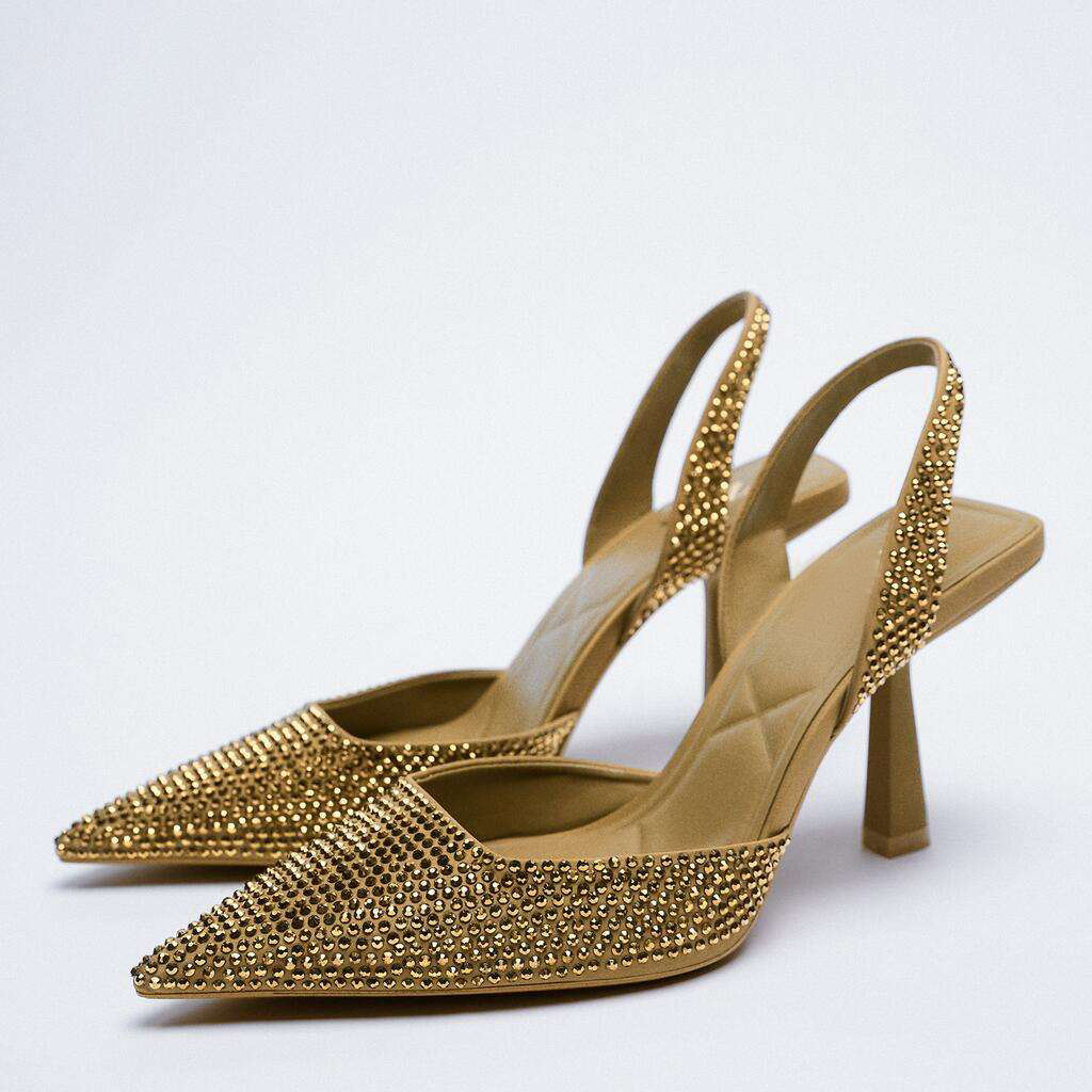 Title: The Artistic Brilliance of Tie Shoes with Lacework