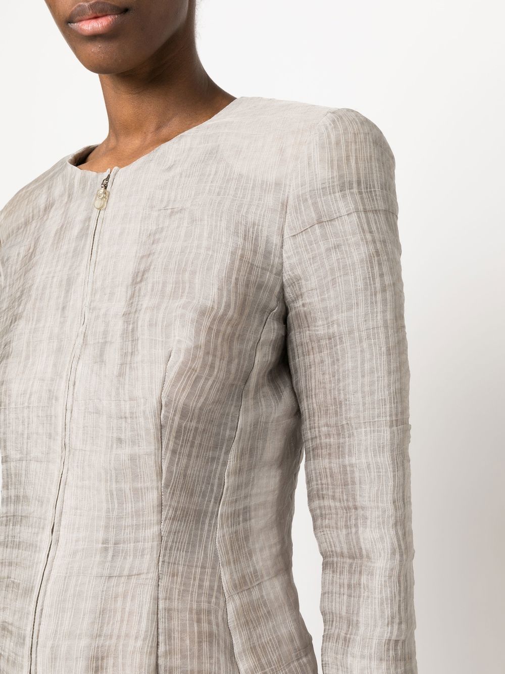 The Iconic Appeal of Armanis 04417 Tie