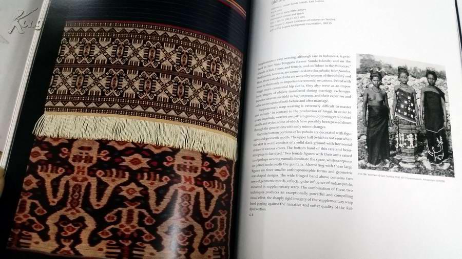 Oceanic Ethnic Ties: A Cultural Fusion of Style and Heritage