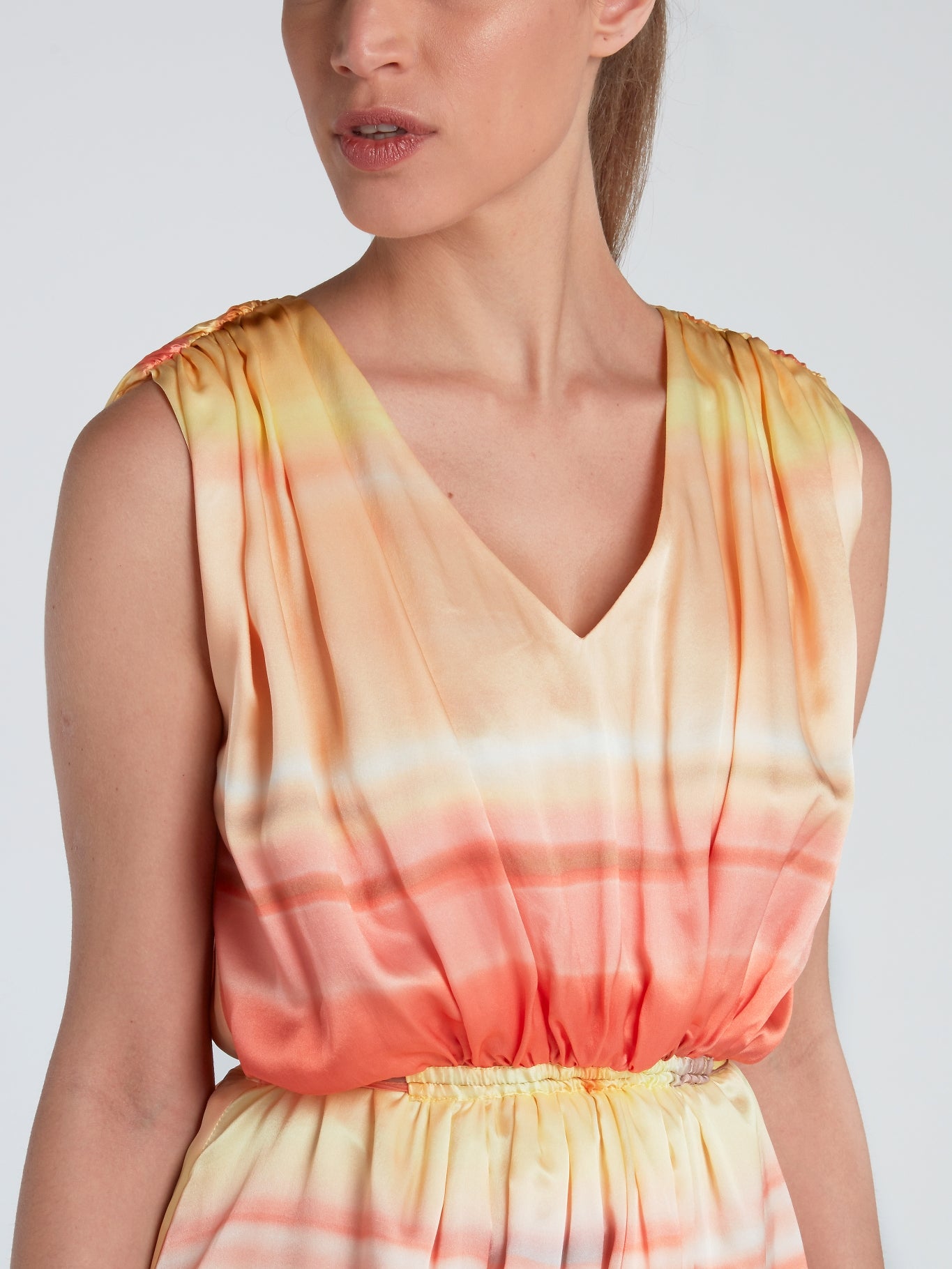 The Allure of Silk Tie Collar Blouses: A Timeless and Elegant Accessory
