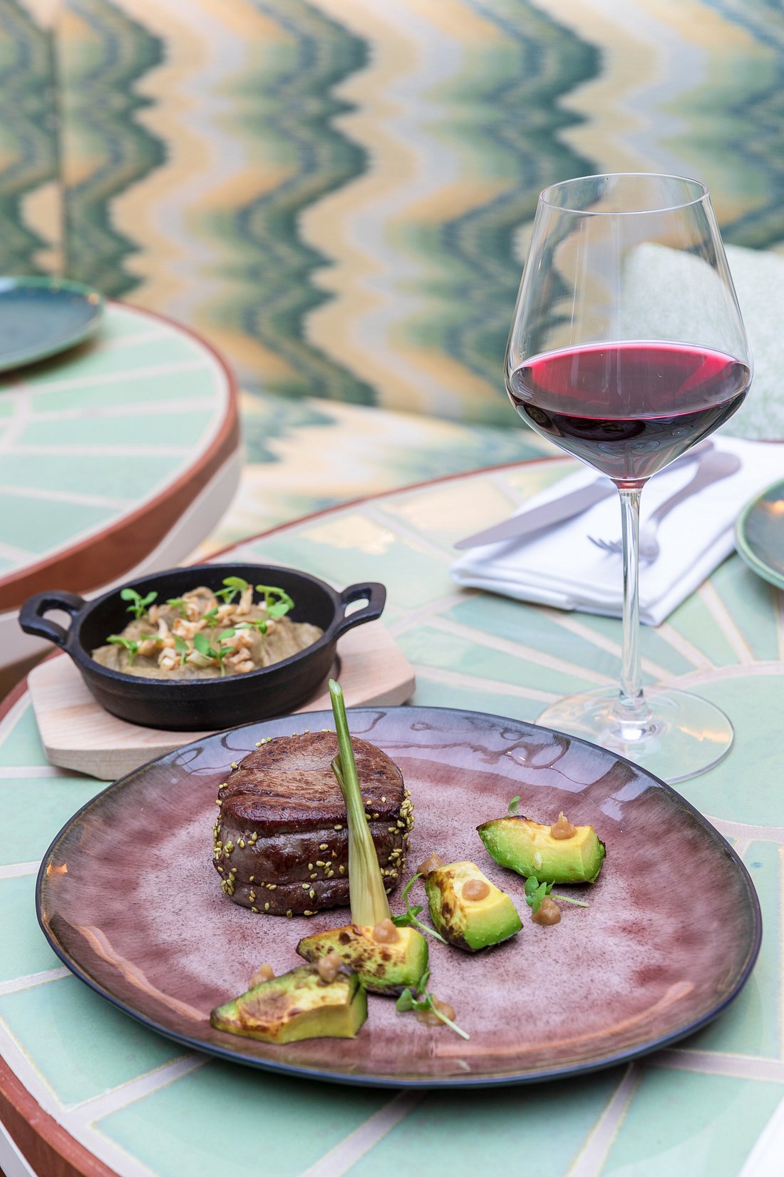 The Unusual Pairing: A Culinary Tale of a Diner and a Tie