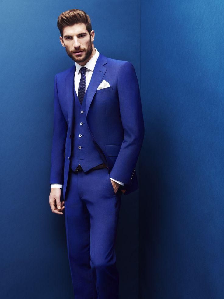 The Elegant Allure of a Blue Tie for Men