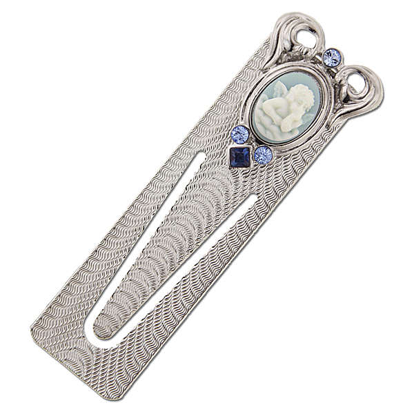 Silver Tie: A Symbol of Status and Style
