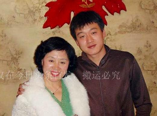 Hong Kongs Tie Culture: A Closer Look